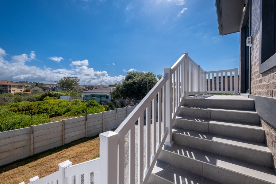 4 Bedroom Property for Sale in Kleinkrantz Western Cape